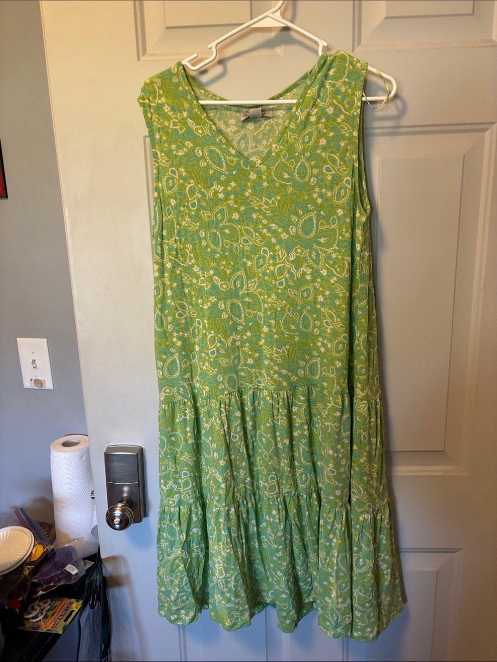 Charlie Paige Green Paisley V-Neck Tiered Midi Dress